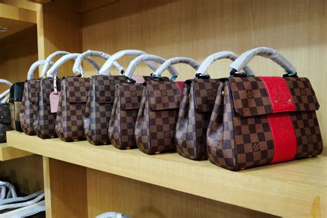 versace luis vuitton dg replica bags from china online selling|louis vuitton mole case.